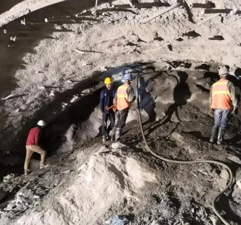 丰南拱顶带模注浆料的施工流程及注意事项